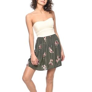 Gina Strapless Dress 👗